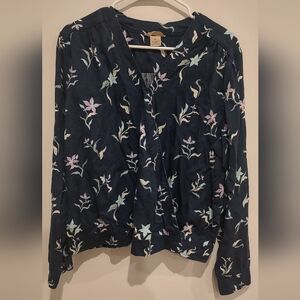 Duluth Trading Co Navy Floral Wrap Top. Career Piece Date Night Casual